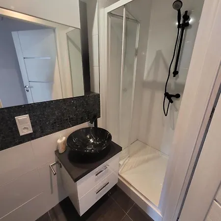 Chopina 1 Apartment *